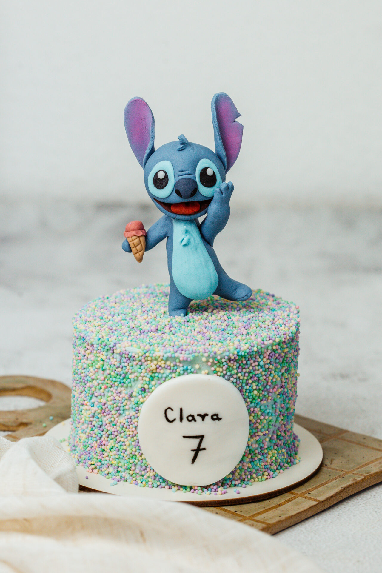 Bolo mini com Stitch